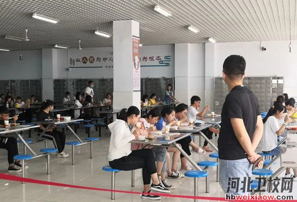 衡水衛(wèi)生學(xué)校學(xué)生食堂