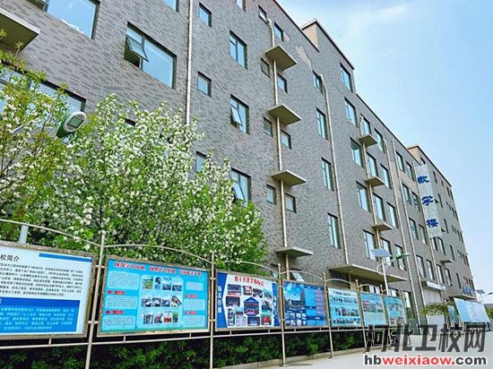 保定動(dòng)力工程高級(jí)技工學(xué)校校園風(fēng)光