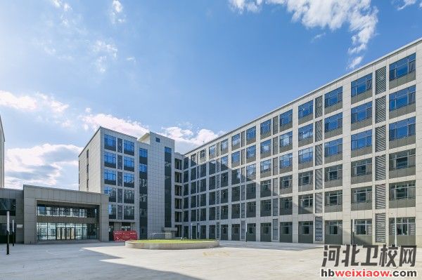 河北化工醫(yī)藥職業(yè)技術(shù)學(xué)院教學(xué)樓