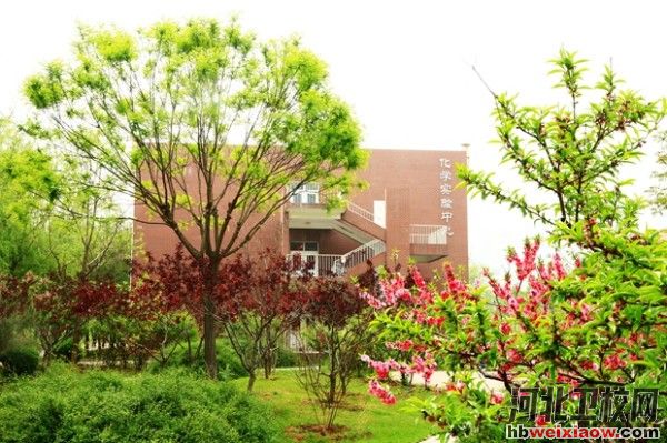 燕京理工學(xué)院實(shí)驗(yàn)樓