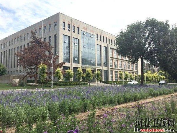 宣化科技職業(yè)學(xué)院實訓(xùn)樓